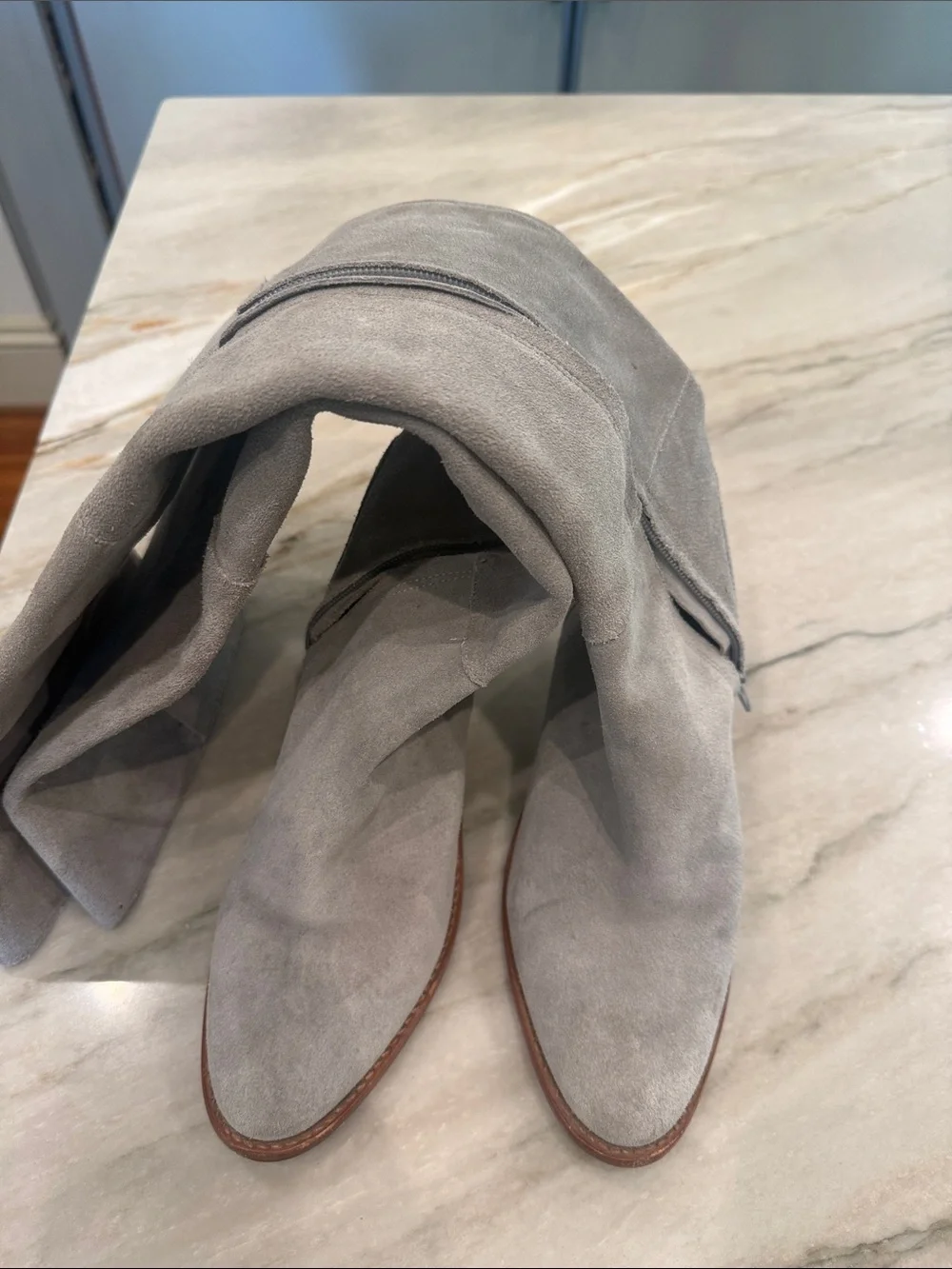 N/A elegant gray
